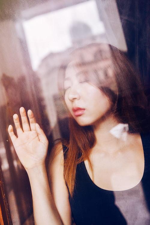 无声的低语,低语中的无声世界